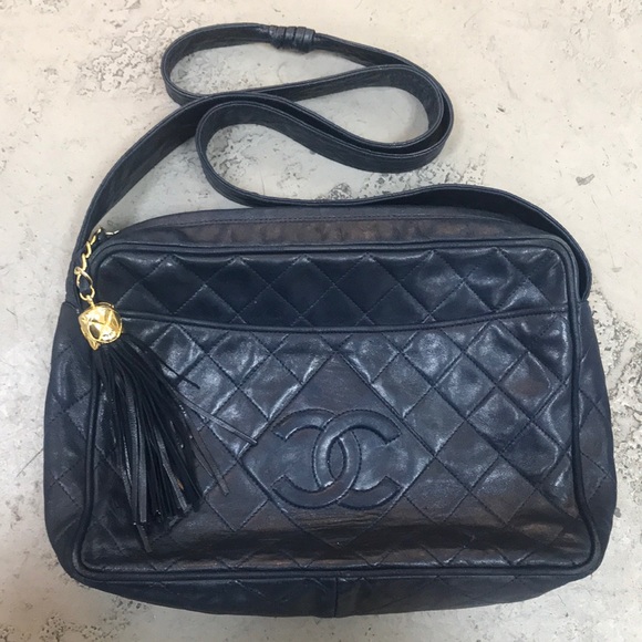 CHANEL Handbags - Vintage navy CHANEL bag